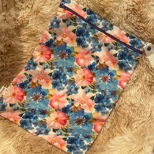 SMART BOTTOMS | Limited Edition Watercolor Floral Mary’s Garden on the go Wetbag